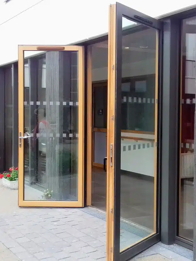 Puerta de aluminio