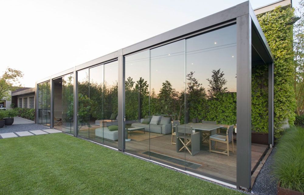 slide-glass1-ed639330