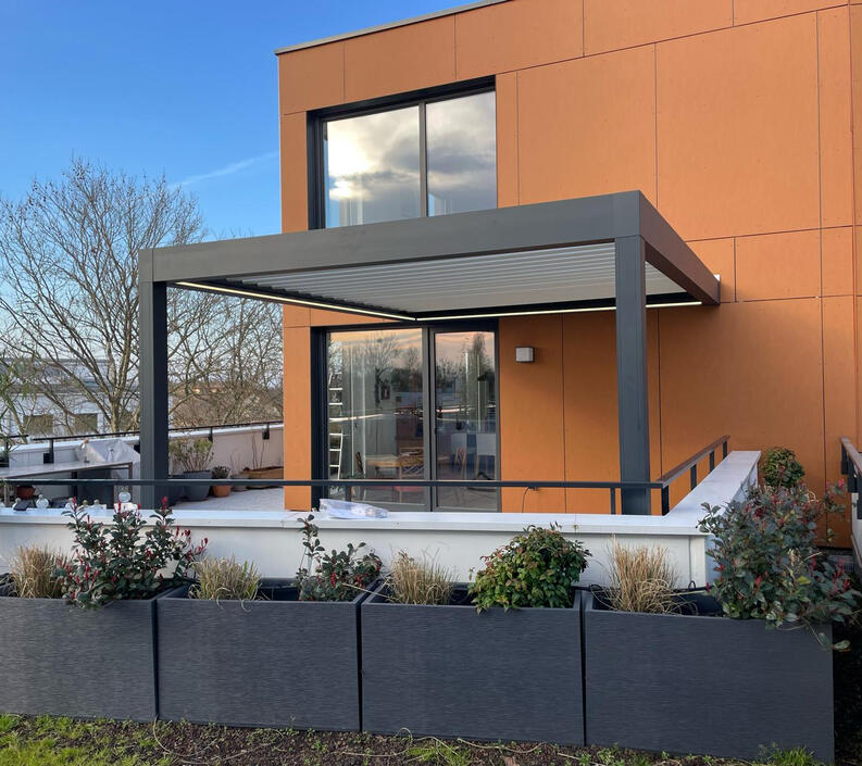 Techo fijo de panel sándwich en Madrid